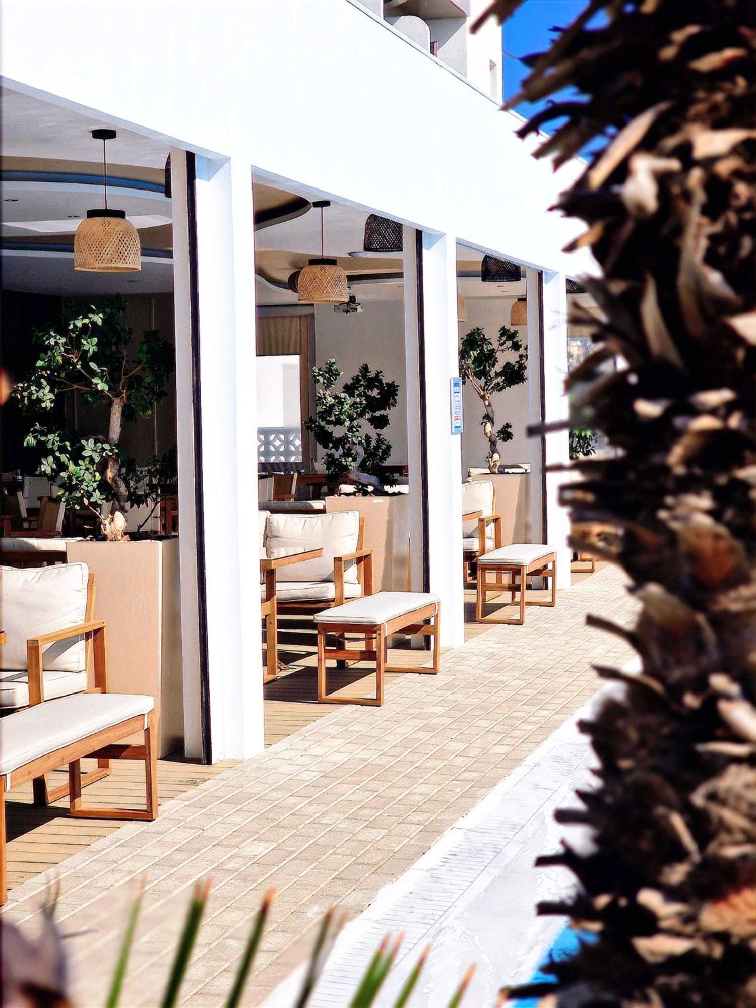 Sveltos Hotel Larnaka Exterior foto